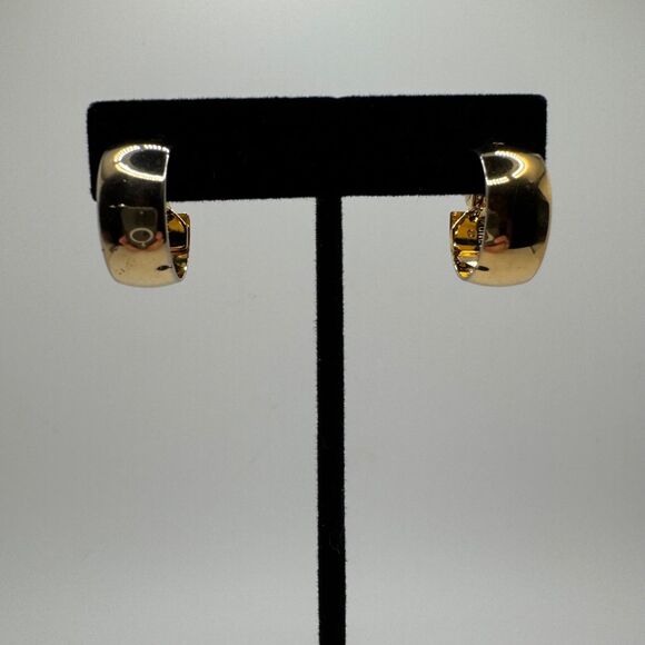 Vintage MONET Hoop Clip On Earrings Shiny Wide Gold Tone - Picture 7 of 10